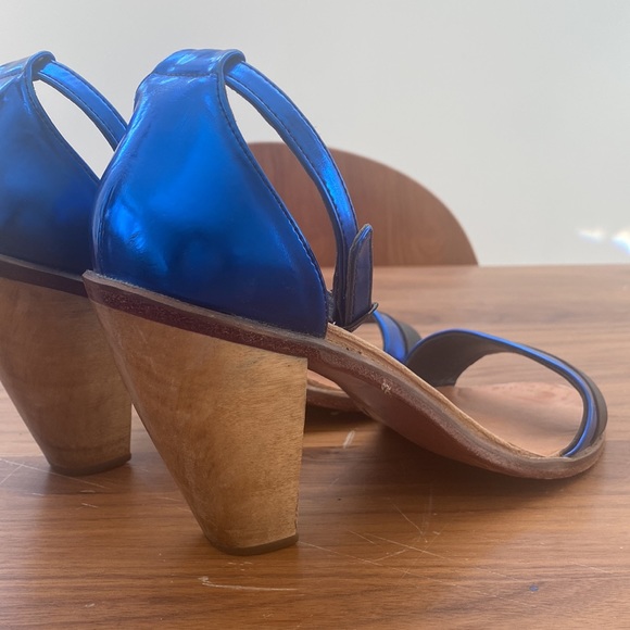 Rachel Comey metallic blue and black leather strappy sandals.block heel - Picture 3 of 5